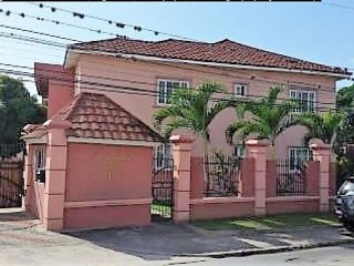 Roehampton Drive, Kingston / St. Andrew, Jamaica - Apartment for Lease/rental